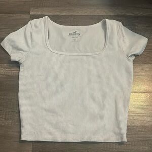 holister baby tee